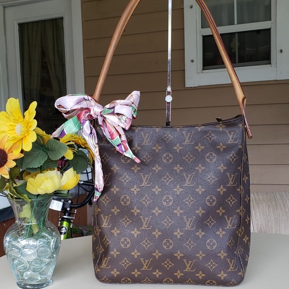 Louis Vuitton Handbags - Louis vuitton looping gm size